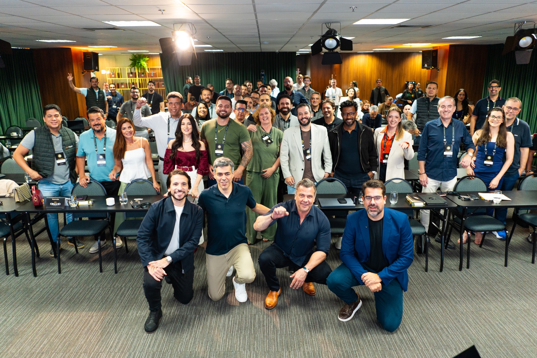 Turma reunida em encontro presencial da Capital Upgrade